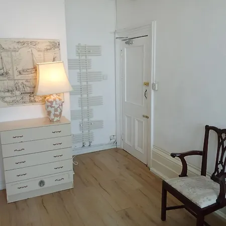 Sea View Flat Opposite Port With Parking Apartment Dover Exterior photo